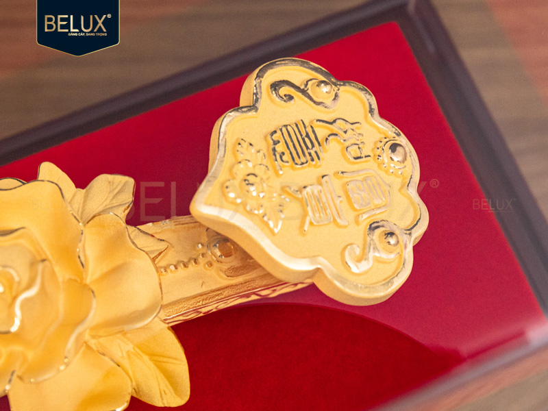 Gậy Như Ý Hoa dát vàng cát 15x5.5x5cm